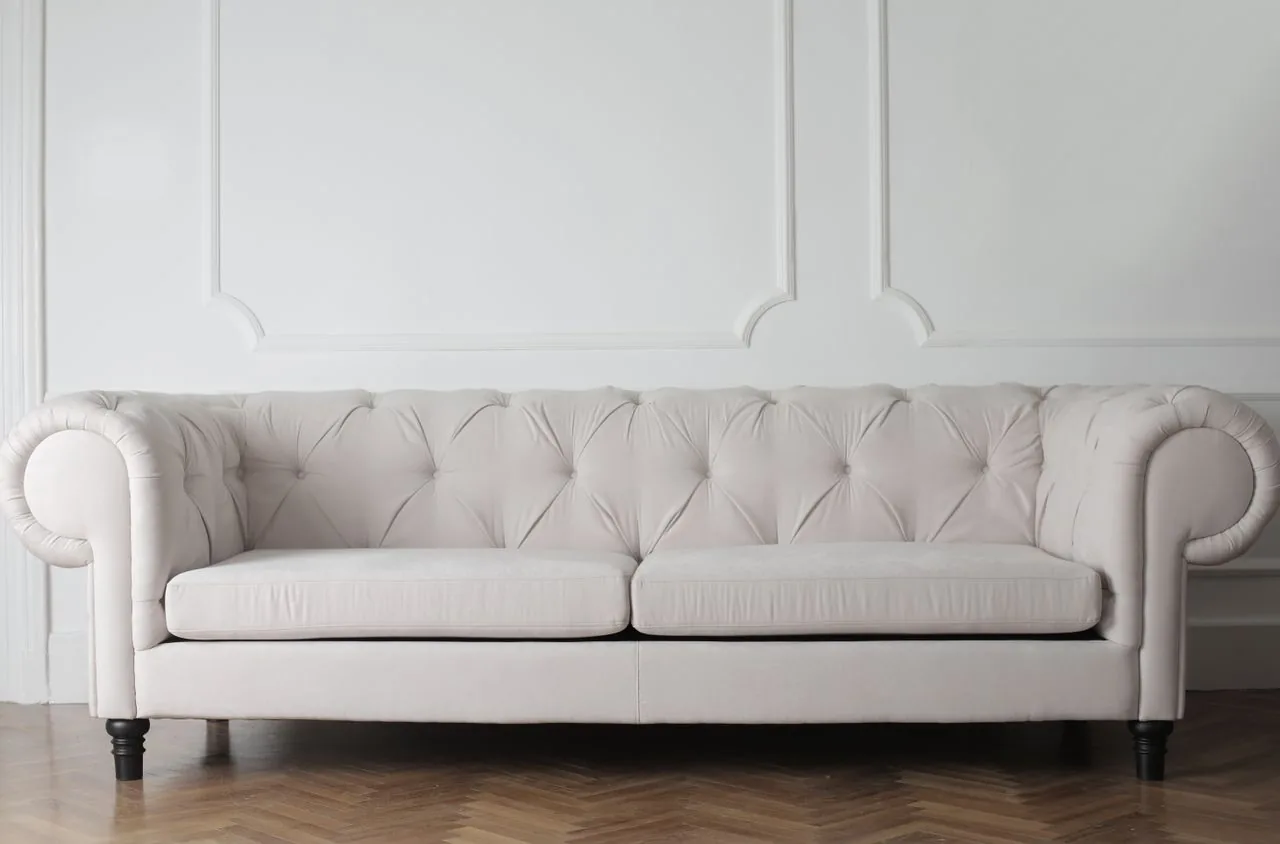 Sofá estofado higienizado pela Flex Clean, limpo e renovado